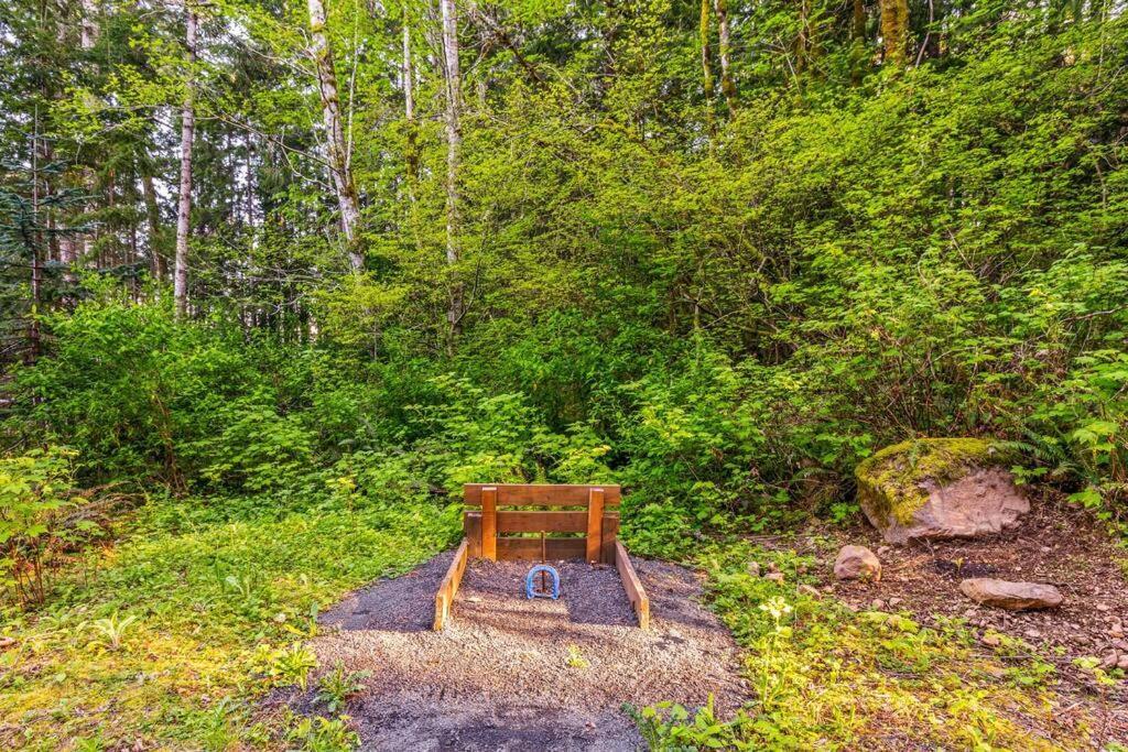 Seal Rock Cottage Brinnon Exterior photo